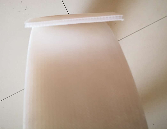 新(xīn)型(xíng)熱熔整體式塑料排(pái)水板